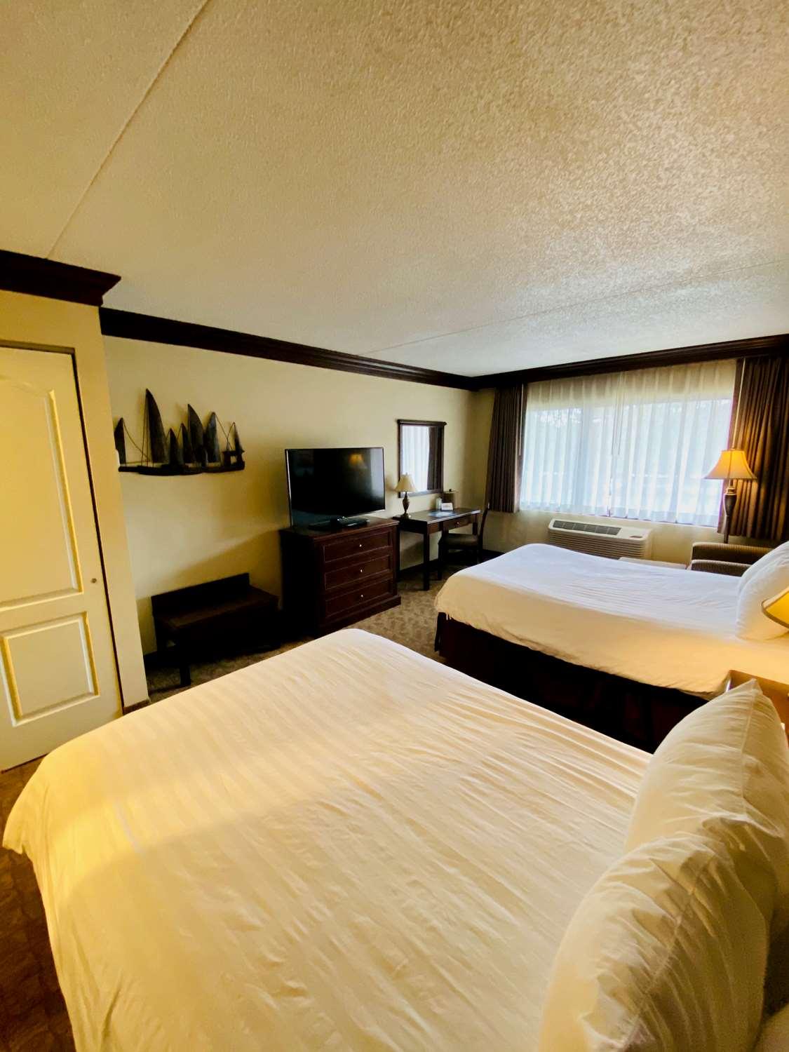 Fourwinds Lakeside Inn & Marina บลูมมิงตัน ภายนอก รูปภาพ