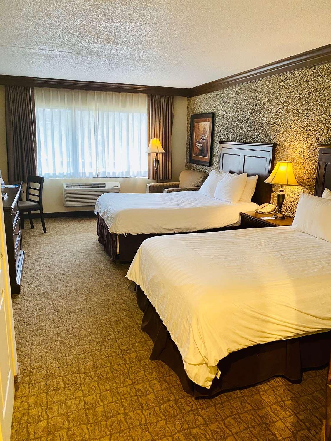 Fourwinds Lakeside Inn & Marina บลูมมิงตัน ภายนอก รูปภาพ