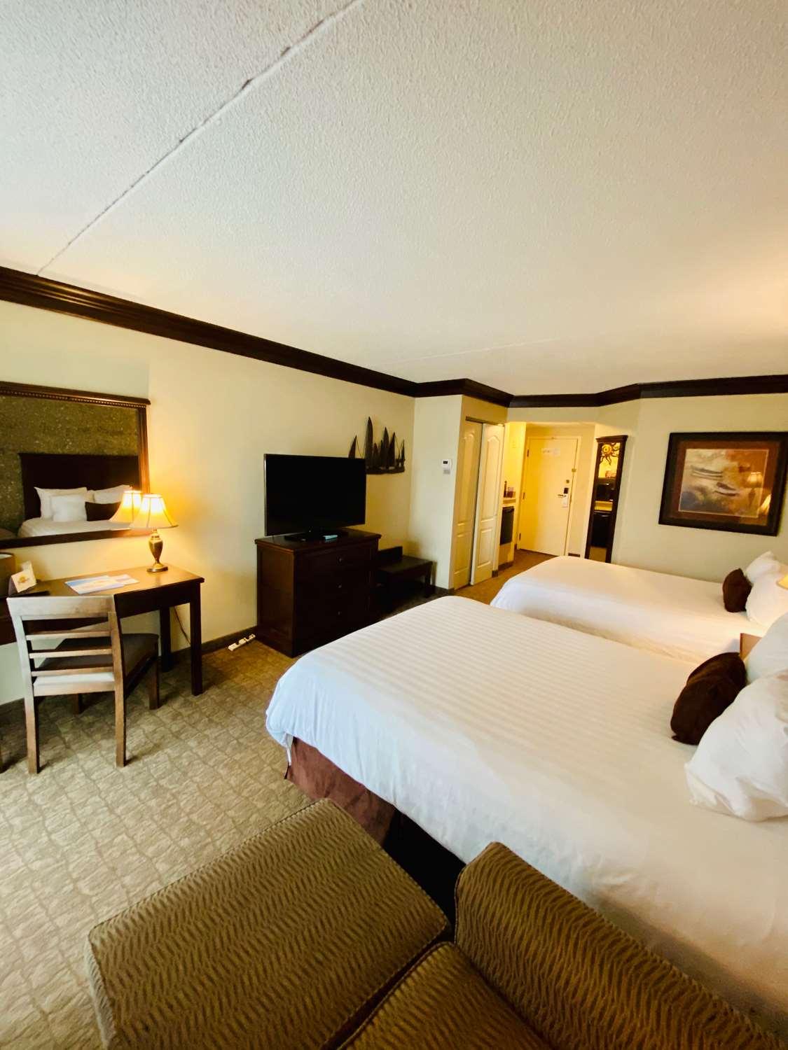Fourwinds Lakeside Inn & Marina บลูมมิงตัน ภายนอก รูปภาพ